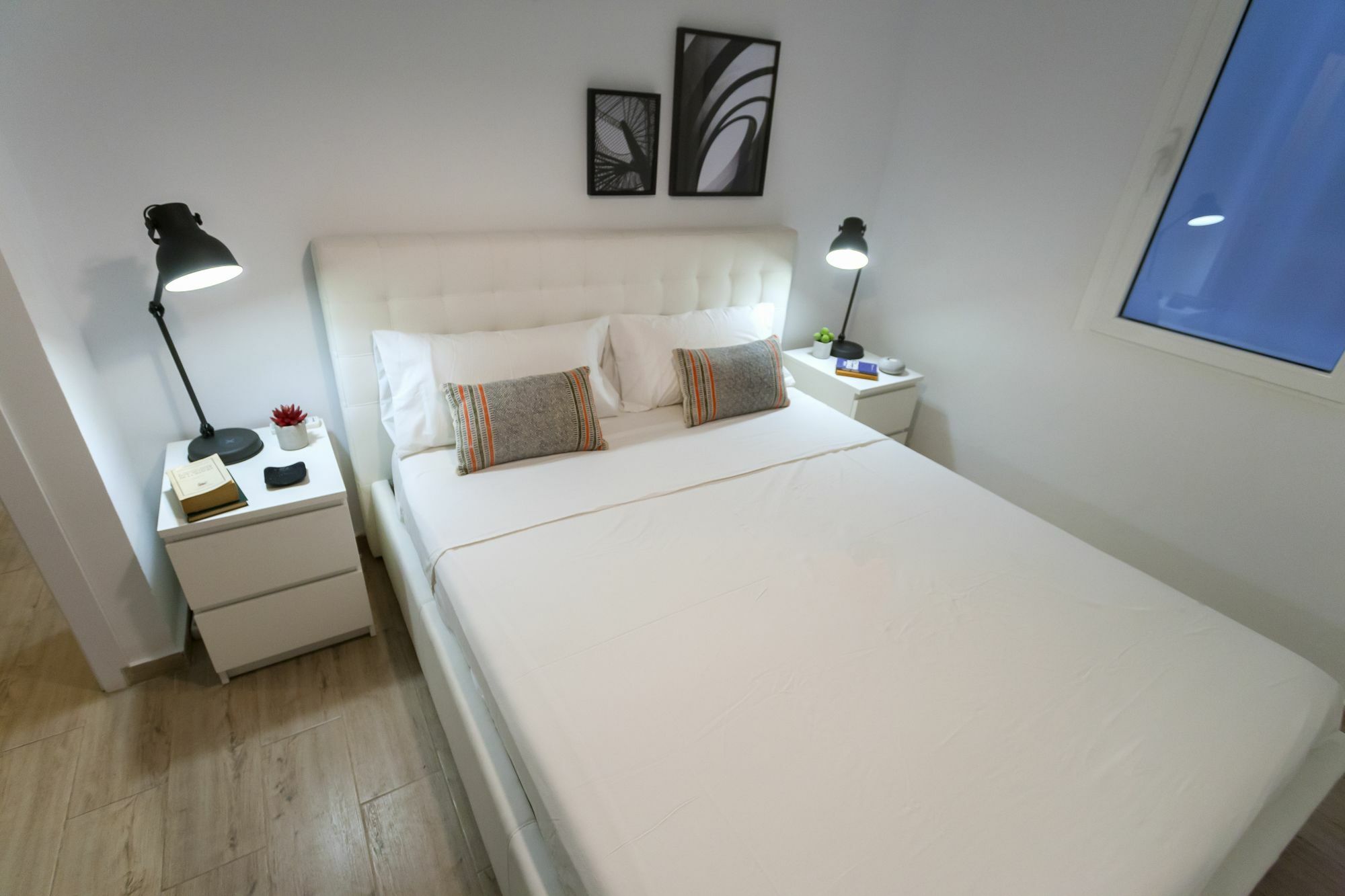 Dobo Rooms Ronda De Segovia Madrid Exterior foto