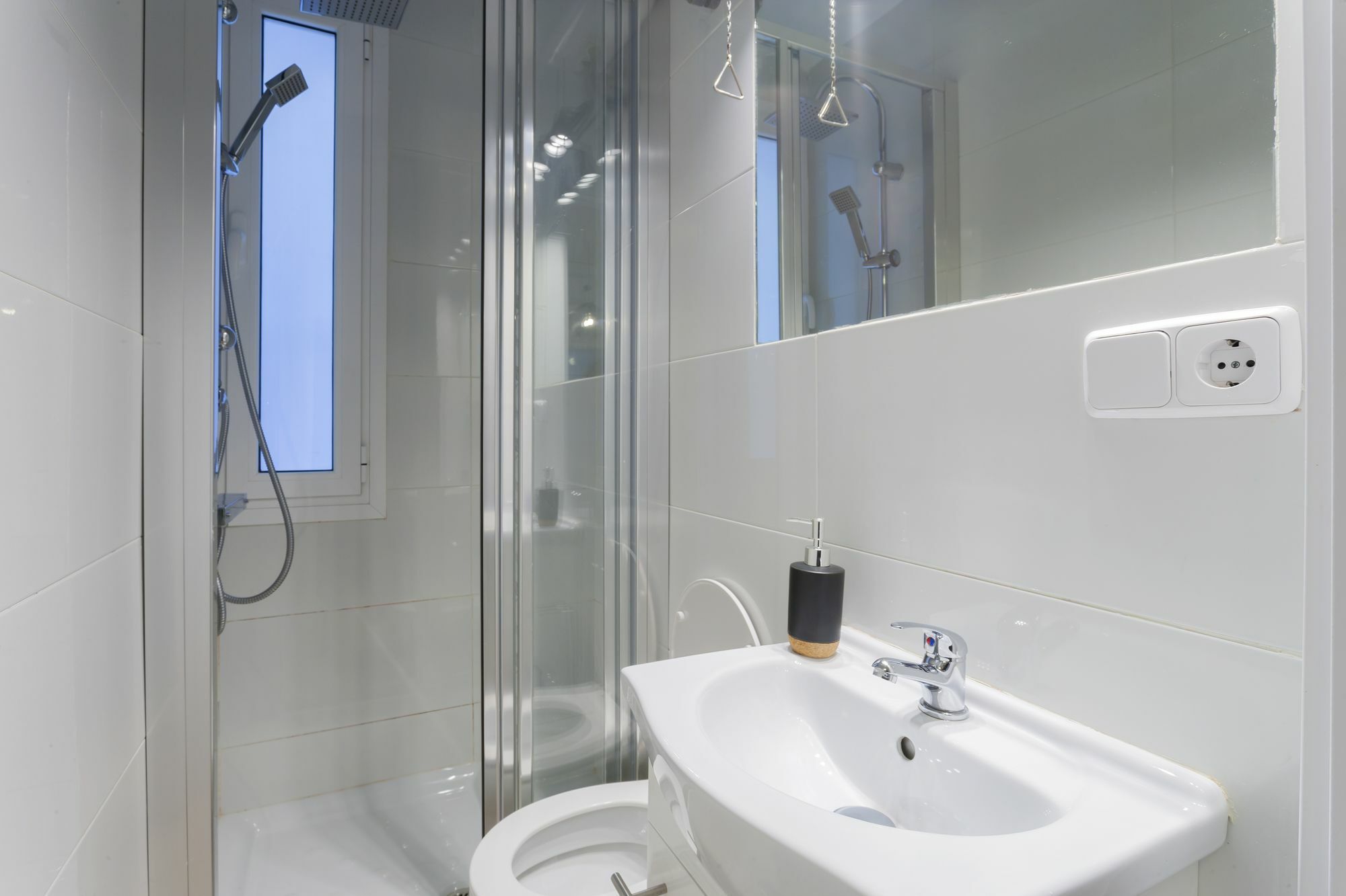 Dobo Rooms Ronda De Segovia Madrid Exterior foto